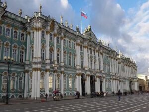 wycieczki Kraje Nadbaltyckie z Petersburgiem to w programie Peterhof i wiele innych wspaniałych zabytków