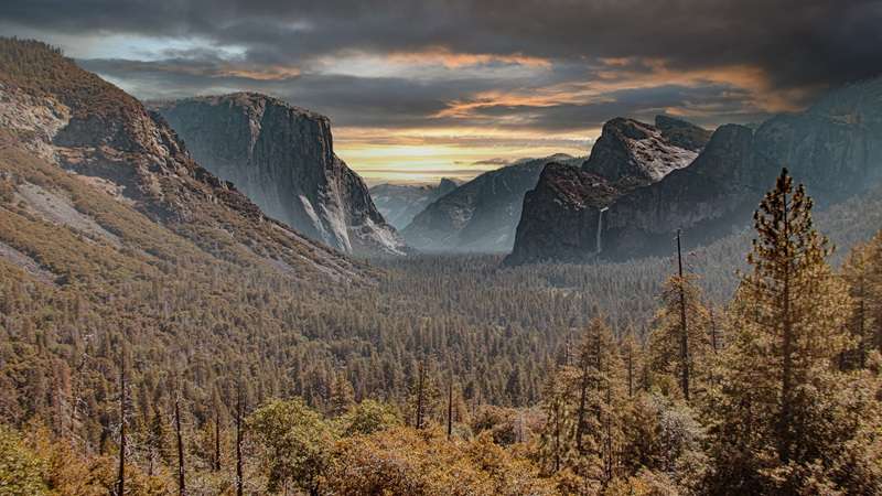 panorama Parku Narodowego Yosemite 