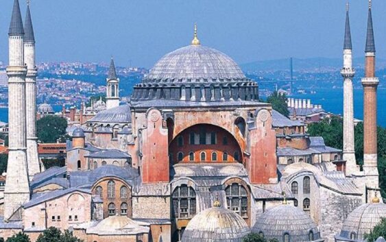 Hagia Sophia podczas wycieczki do Stambułu samolotem