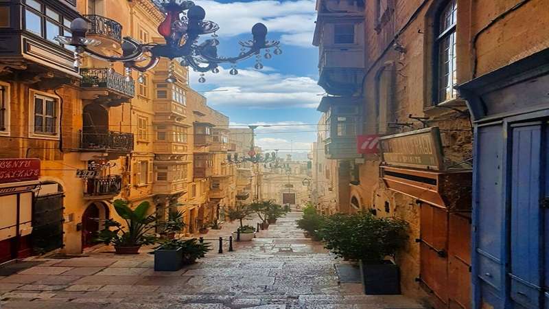 wąska uliczka na Starym Mieście w Valetta