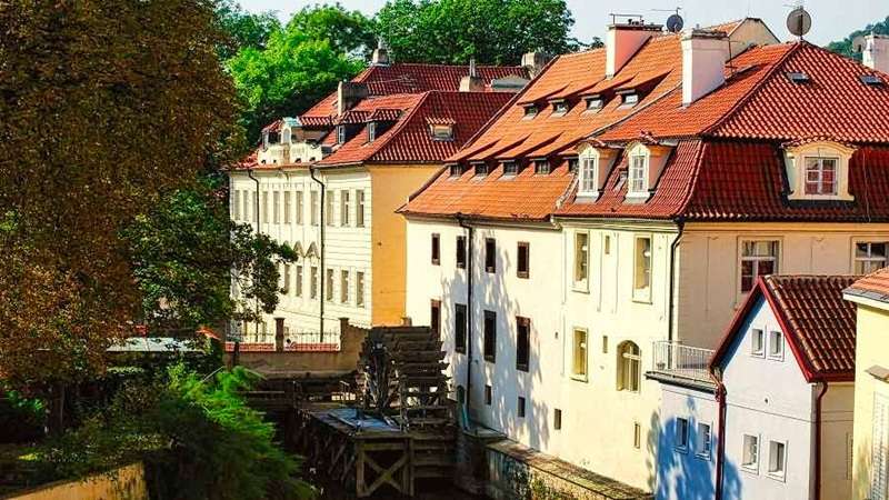 stary młyn na wyspie Kampa na Wełtawie